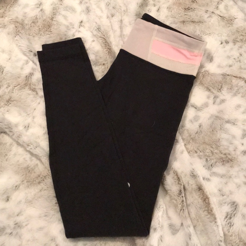 Lululemon Wonder Under black leggings size 6